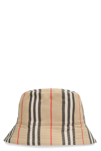 Burberry Icon Stripe 渔夫帽 In Brown