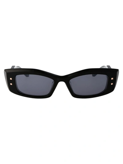 Valentino Garavani Sunglasses In 109a Blk - Gld