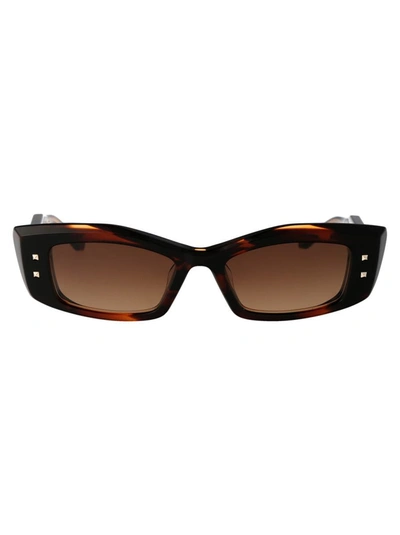 Valentino Garavani Sunglasses In 109c Brn - Gld