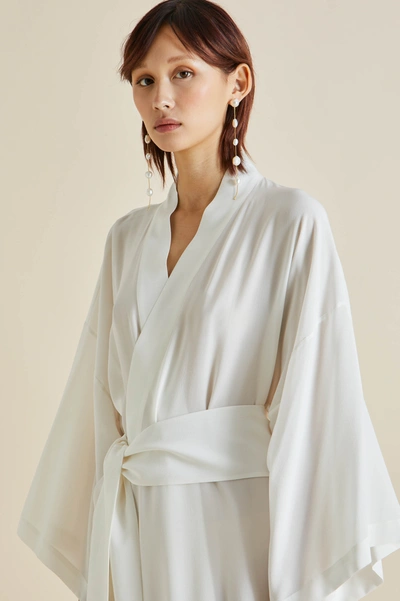 Olivia Von Halle Queenie Ivory White Robe In Silk Crêpe De Chine