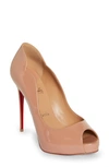 Christian Louboutin Hot Chick Pumps In Powder Leather In Beige