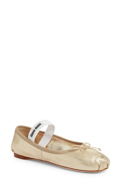 Miu Miu Metallic Logo-band Ballerina Flats In Gold