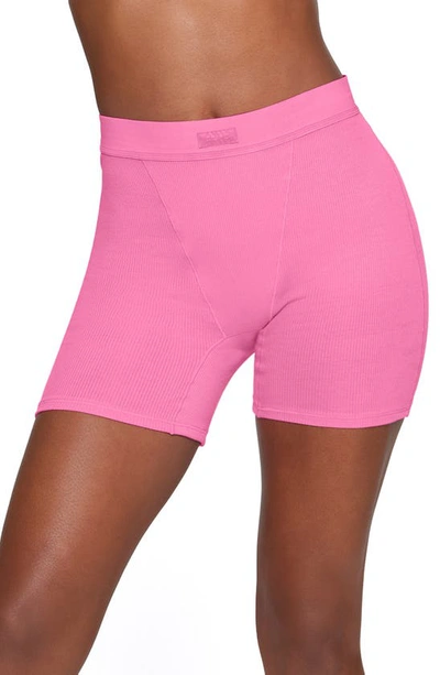 Skims Cotton Rib Boxers In Pink