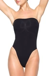 Skims Seamless Sculpt Strapless Bodysuit In Black