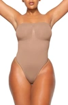 SKIMS SKIMS SEAMLESS SCULPT STRAPLESS BODYSUIT