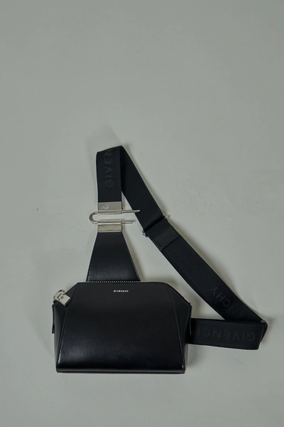 Givenchy Men's Ant U Leather Crossbody Bag In Black
