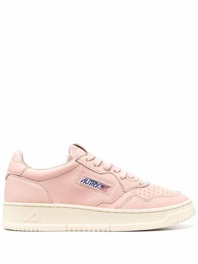 Autry 01 Low Wom Goat/goat Shoes In Gg28 Peach