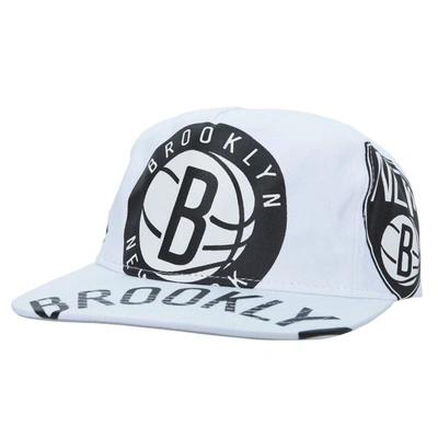 MITCHELL & NESS MITCHELL & NESS  WHITE BROOKLYN NETS HARDWOOD CLASSICS IN YOUR FACE DEADSTOCK SNAPBACK HAT
