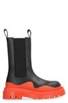Bottega Veneta Contrasting Sole Leather Chelsea Booties In Black