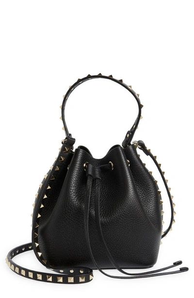 Valentino Garavani Valentino Rockstud Grainy Leather Bucket Bag In Black