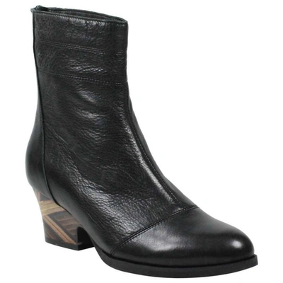 L'amour Des Pieds Women's Joosa Boot In Black Lamba