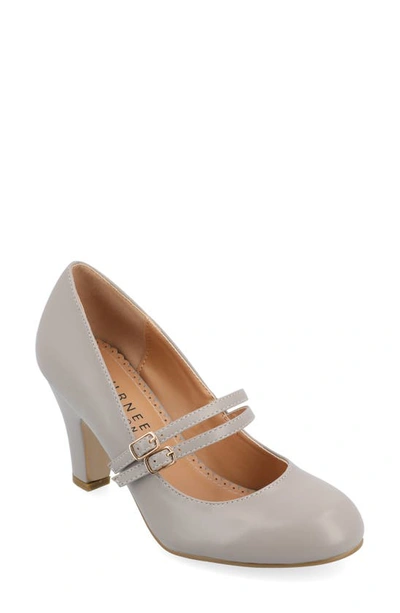 Journee Collection Windy Pump In Grey