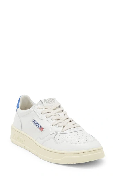 Autry Medalist Low Sneaker In Leather White/ Blue