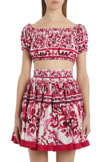 Dolce & Gabbana Off-the-shoulder Majolica-print Cotton Cropped Top In Pink & Purple