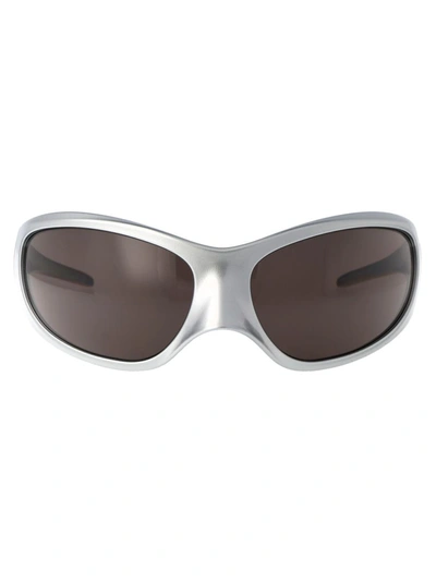 Balenciaga Eyewear Skin Xxl Cat Sunglasses In 005 Silver Silver Grey