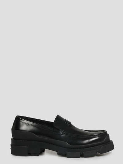 Givenchy Terra皮革乐福鞋 In Black