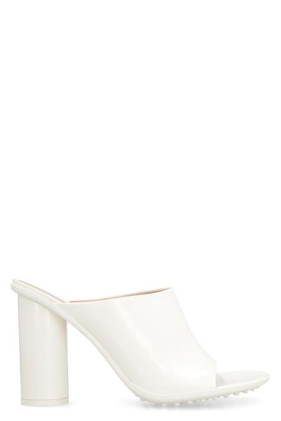 Bottega Veneta 90mm Atomic Latex Sandals In White