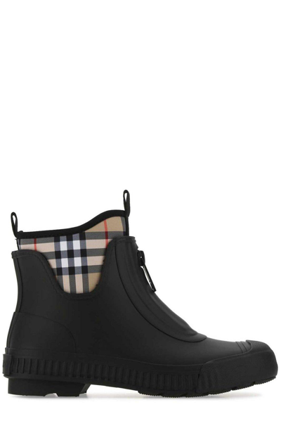 Burberry Vintage Check Rain Boots In Black