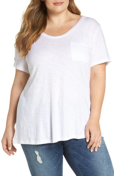 Caslon Rounded V-neck T-shirt In White