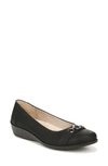 Lifestride Ideal Chain Wedge Flat In Black