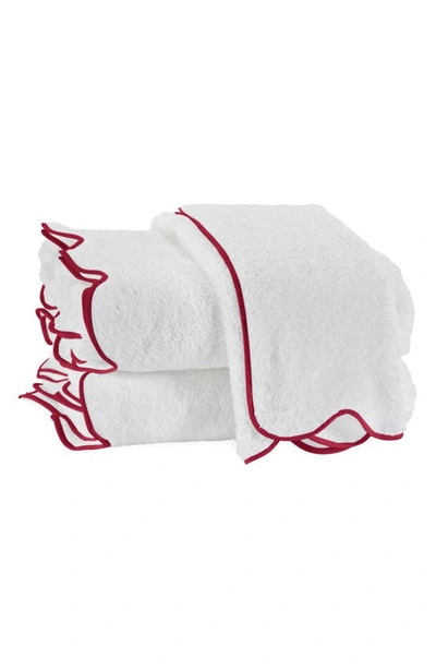 Matouk Cairo Scallop Wash Cloth In Rally Red