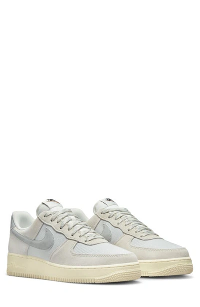 Nike Men's Air Force 1 '07 Lv8 Shoes In White