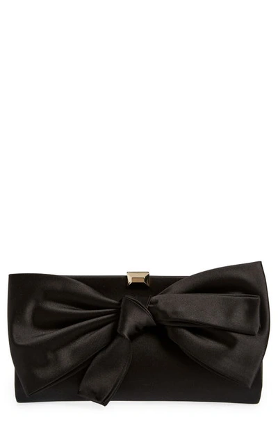 Stuart Weitzman The Vip Loveknot Clutch In Black