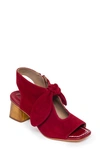 Bernardo Lizzie Sandal In Dark Red