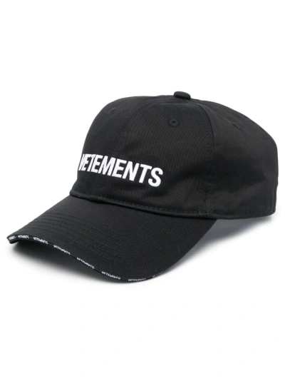 Vetements Iconic Logo Cap In Black