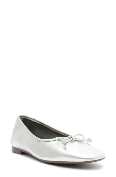 Schutz Arissa Metallic Leather Flat In Silver