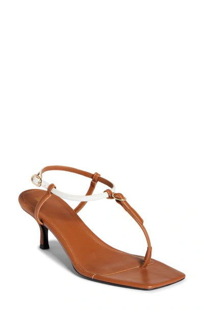 Totême Bicolor Kitten-heel Leather Sandals In White/ Tan