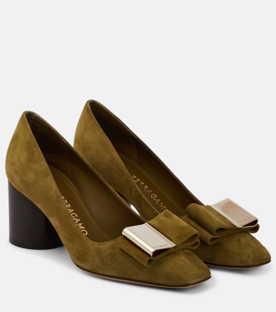 Ferragamo Double-bow Pump In Green