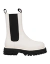 Barracuda Ankle Boots In White