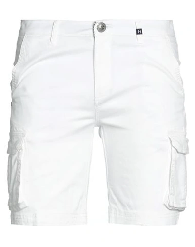 Hermitage Man Shorts & Bermuda Shorts White Size 30 Cotton, Elastane