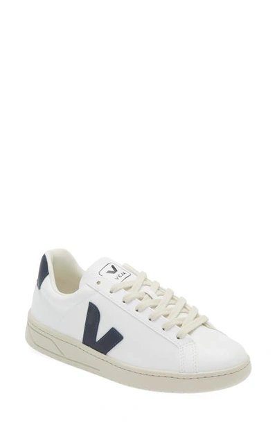 Veja Urca Cwl Sneaker In White Nautico