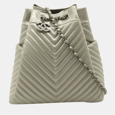 Pre-owned Chanel Grey Chevron Cc Chain Bucket Bag