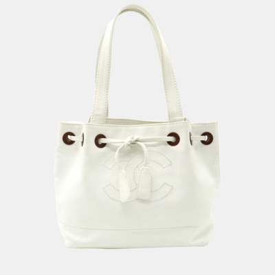 Pre-owned Chanel White Leather Cc Drawstring Bucket Bag