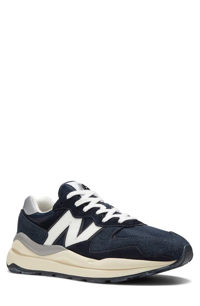 New Balance Black & Navy 5740 Trainers In Black/white