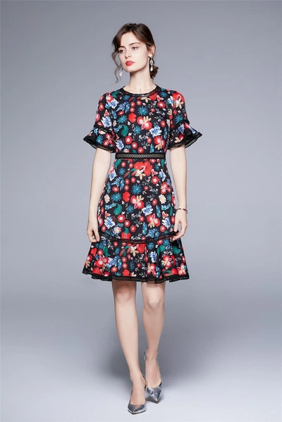 Kaimilan Black & Red & Blue Floral Print Day A-line Crewneck Juliet Short Sleeve Above Knee Dress In Multi