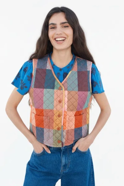 69206 Quilted And Reversible Vest In Multi