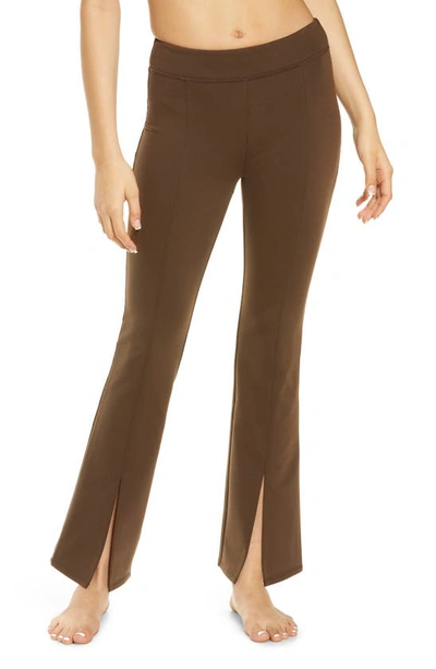 Alo Yoga Airbrush High Waist Split Hem 7/8 Leggings In Espresso