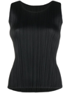 Issey Miyake Sleeveless Pleated Top In Schwarz