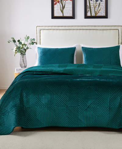 Greenland Home Fashions Riviera Velvet Finely Stitched 2 Piece Quilt Set, Twin/xl In Teal