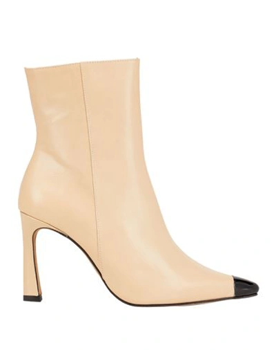 8 By Yoox Leather Pointy Detail Ankle Boot Woman Ankle Boots Beige Size 11 Calfskin