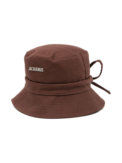 Jacquemus Logo Plaque Bucket Hat In Brown