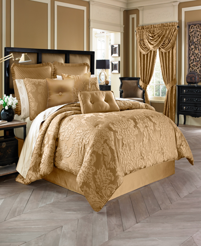 Five Queens Court Colonial Comforter Set, King In Gold