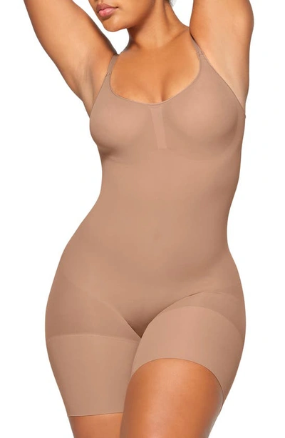 Skims Everyday Sculpt Bodysuit In Clay