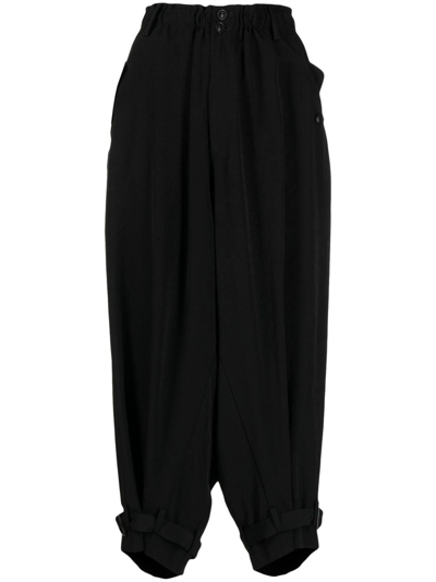 Y's Buckled-cuffs Cropped Trousers In Black