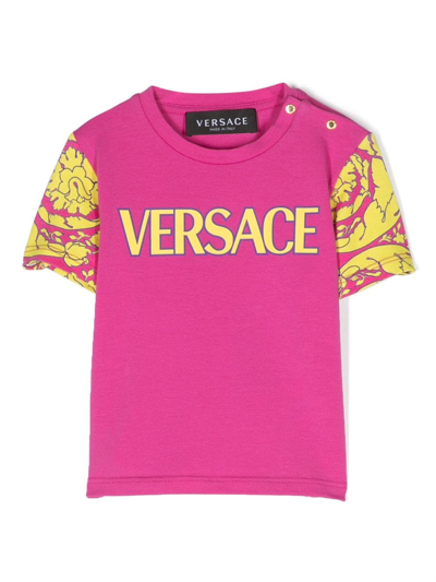 Versace Babies' 巴洛克印花t恤 In Pink