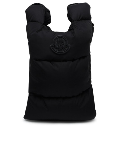 Moncler Logo Patch Shoulder Bag In Black